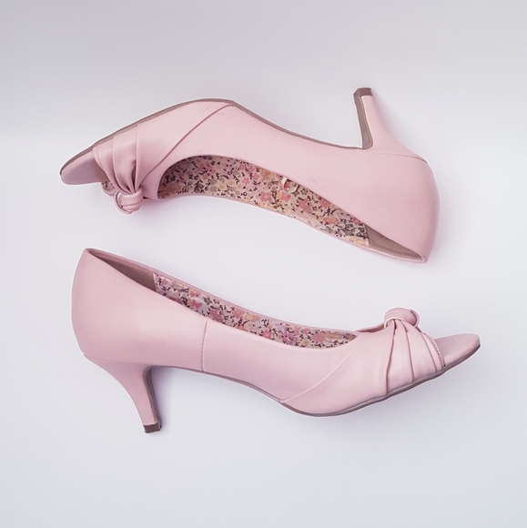 AMERICAN EAGLE Pink Front Knot Peep-Toe Kitty Heels - Picture 9 of 12